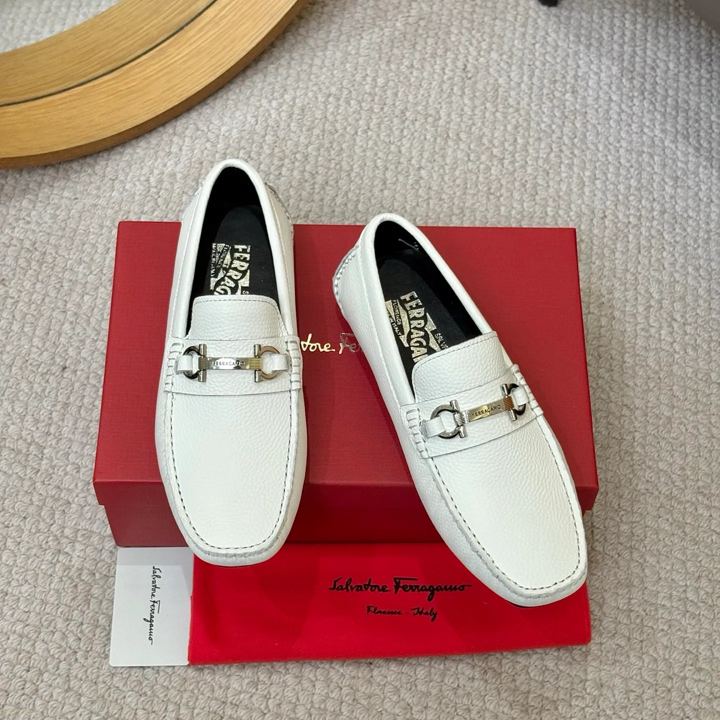 Men's men's shoes 💰420 (Yangli) Ferragamo 〰Ferragamo 2⃣️0⃣️2⃣️5️⃣ New series 👊🏻 Upper 🇮🇹 Italian imported calfskin, original outsole molding. Water-dyed sheepskin lining. The identity of every successful man is set off, and the upper and lower shoes are elegant and stable🚶🏻🚶🏻The high-end custom counter original replica is an eternal classic🔍️Number of codes: 38-46 with counter packaging